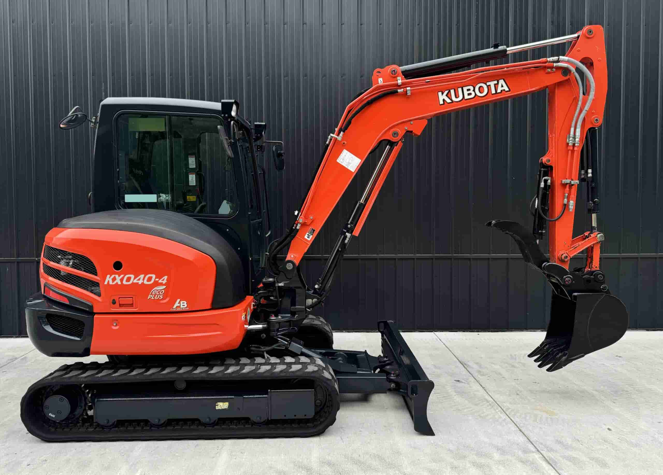 2019 KUBOTA KX040-4 CLEAN
